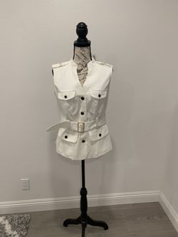 Military still sleeveless button up blouse