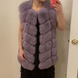 $750) Saga furs Royal fox fur vest. Xs/s