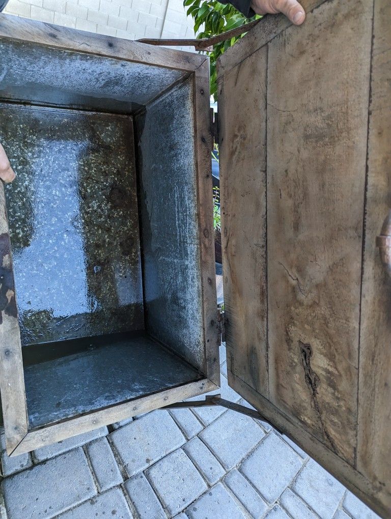 Ice Chest for Sale in Laveen Village, AZ OfferUp