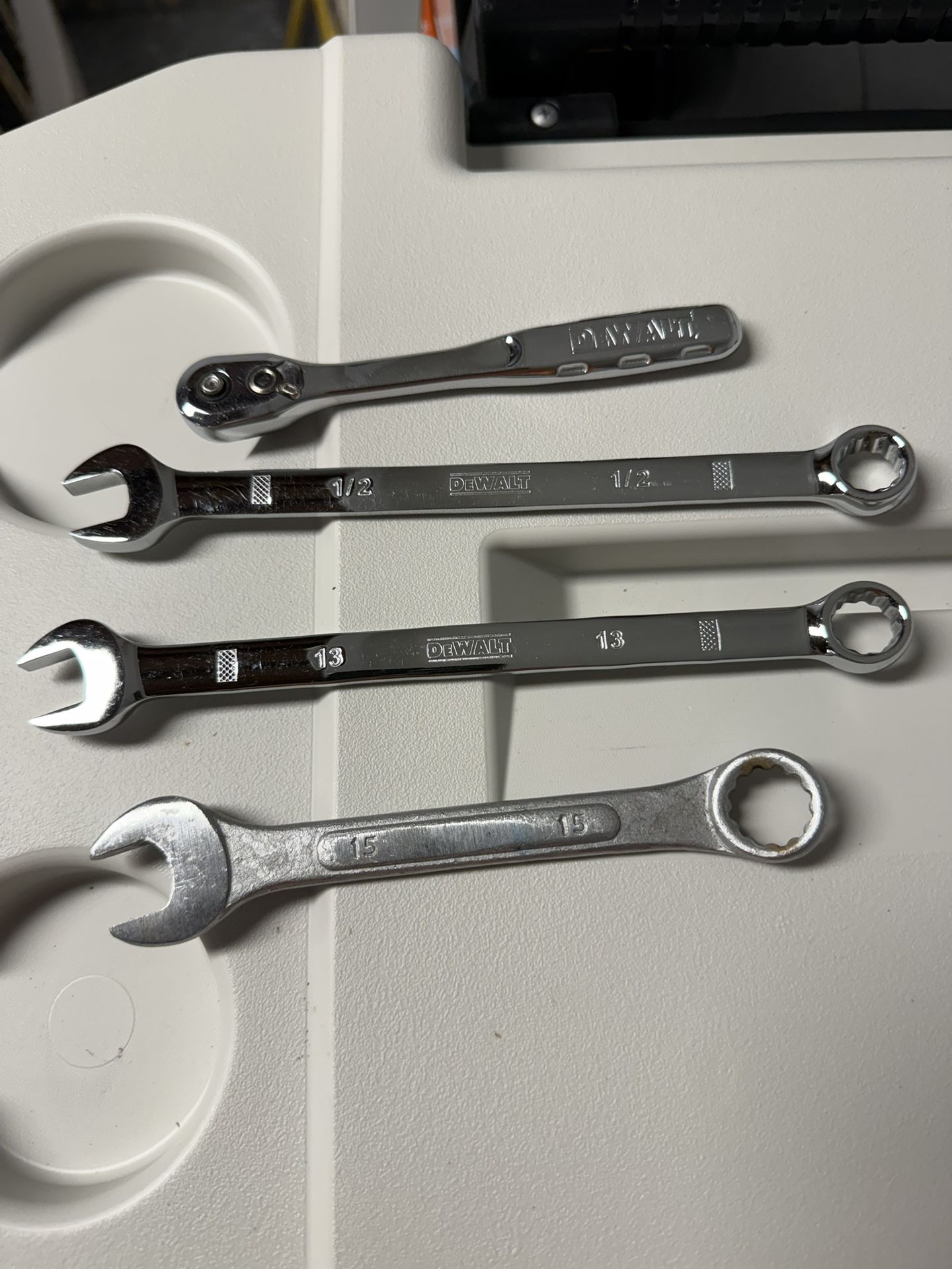 Dewalt assorted ratchet, wrench