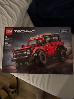 LEGO Technic Ford Bronco SUV Set 42213