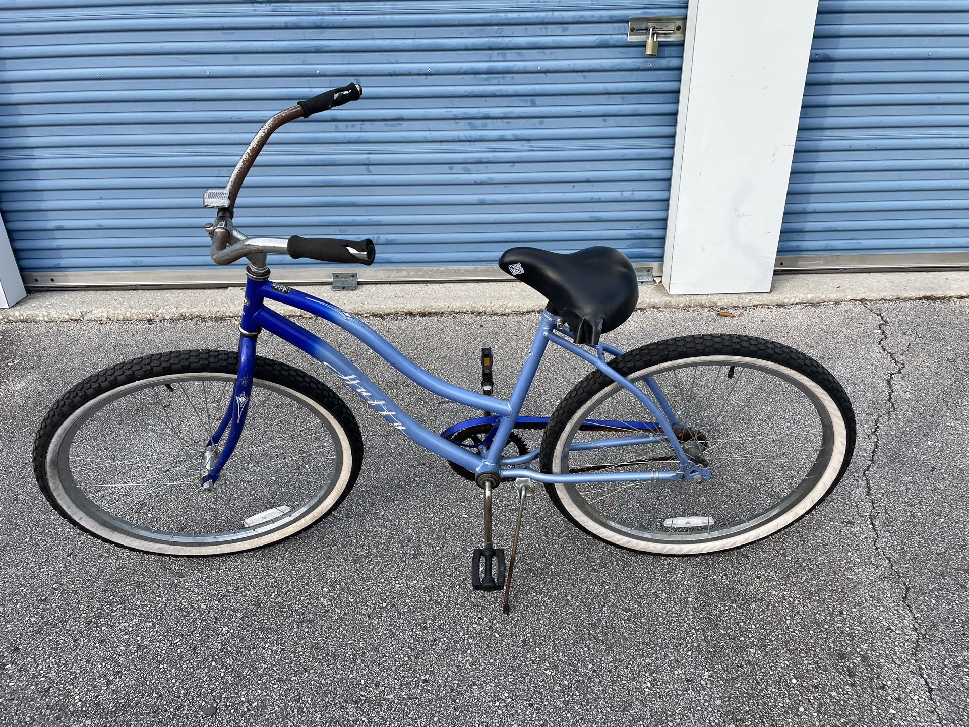 26”in Huffy Woman’s Beach Cruiser Bike - Used good/fair condition
