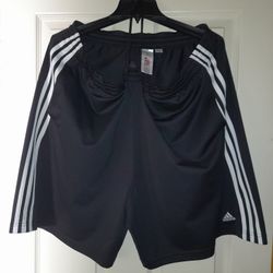 *"ADiDAS" / Short'z / AthleticWear/ Men'z / Black ⚫️ White / Size = 2XL"*