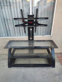 TV STAND FREE!
