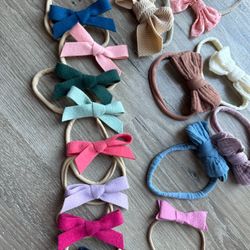 16-Felt Nylon Baby Girl Head bows! 