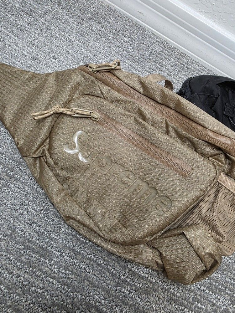 2021
Supreme Sling Bag Tan