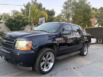 2007 CHEVY AVALANCHE LTZ 4x4