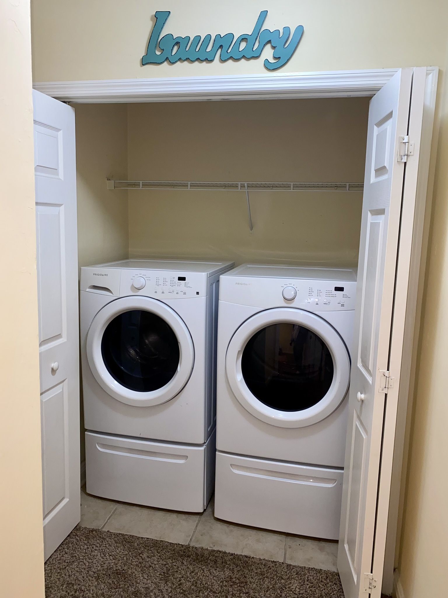 Frigidaire Washer & Dryer 