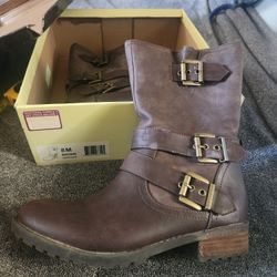 Womens Boots Size 8