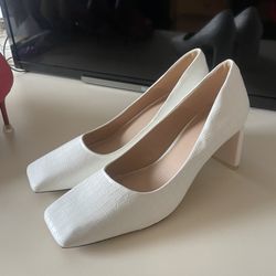 Womens White Heel Size 9.5