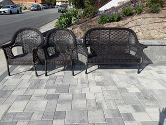Brown Wicker Outdoor Furniture (3 piece set)
