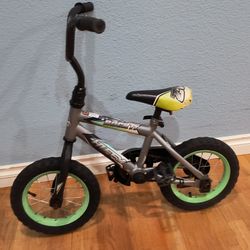 12" Huffy Rock It BMX Kids Bike. 