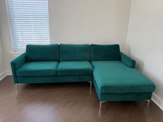 Green Velvet Sectional Sofa with Right-facing Chaise