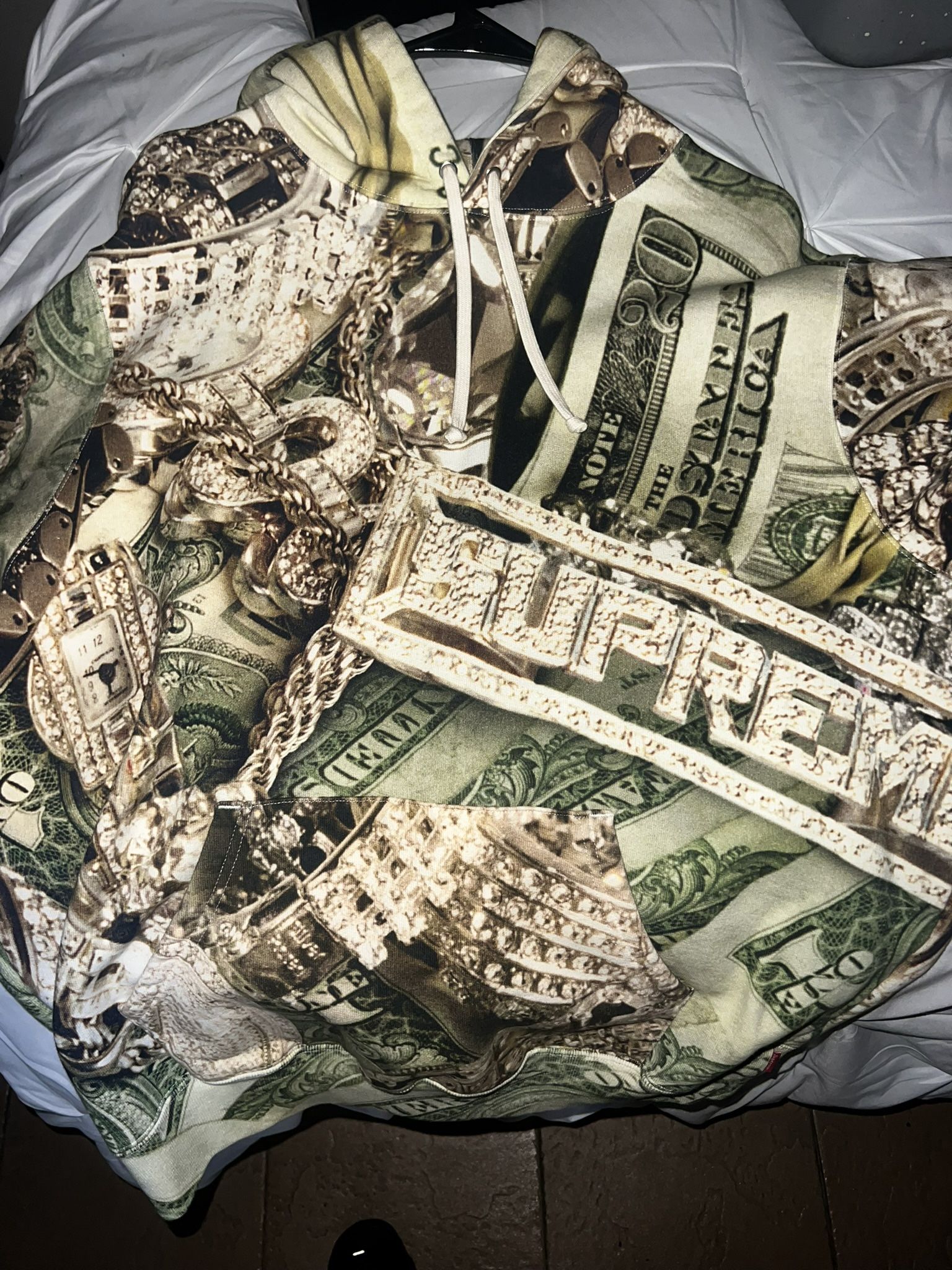 Supreme Hoodie