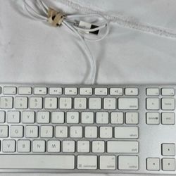 Apple Wired Keyboard 