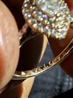 Diamond engagement ring 14k yellow gold pear shape