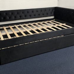 Black Twin Day Bed W/ Twin Trundle
