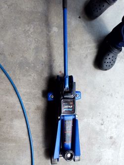 2 1/4 Ton Jack Great Condition