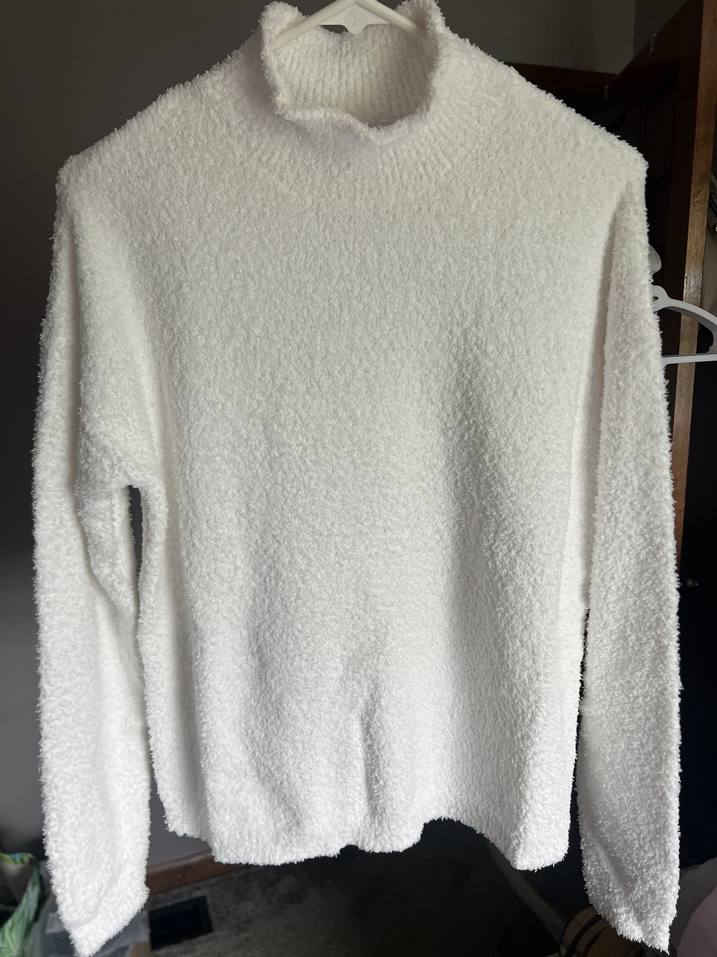 Size medium NWT White Sweater