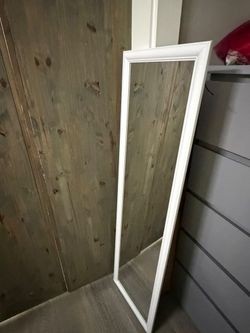 White wall mirror