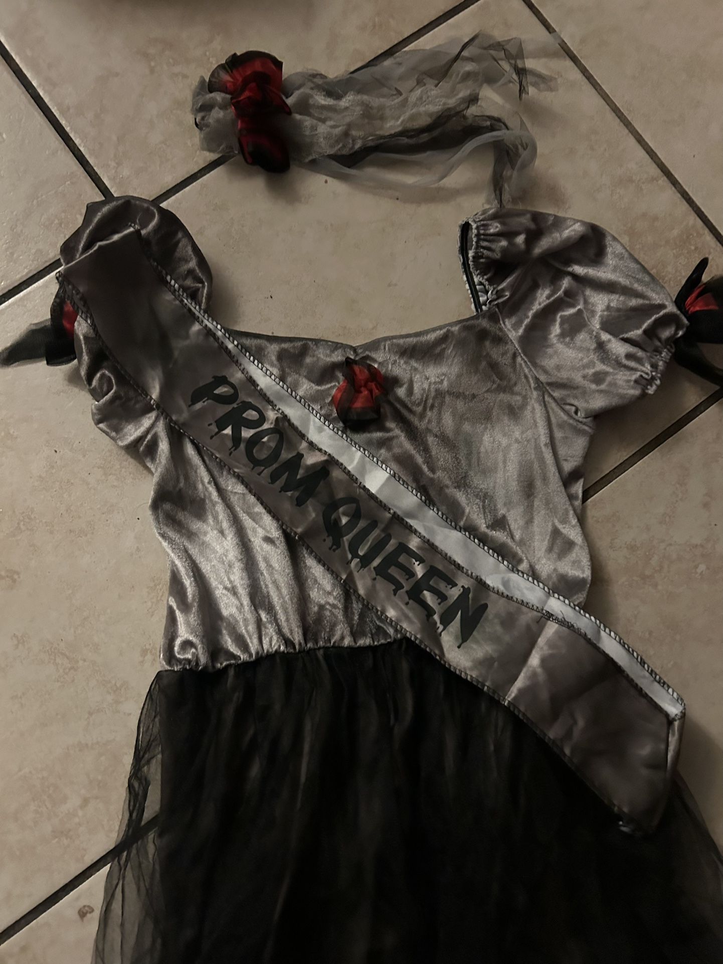 Three-Piece Prom Queen Costume Girls, 5/7