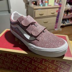 Vans Old Skool V  (Size 3.0) 