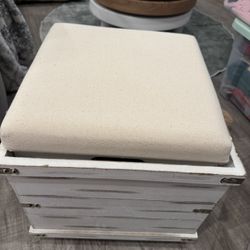 Accent Farmhouse Table/server/storage