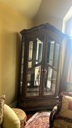 Show case mirrors interns solid wood locking keys