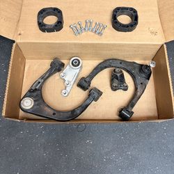 oyota Tundra Leveling Kit + OEM Control Arms (2022–2025)