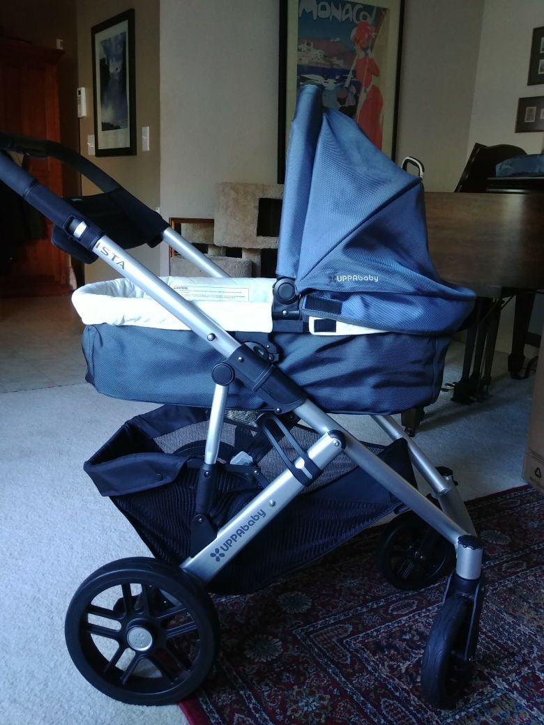 2005 Uppababy Vista stroller, and bassinet plus