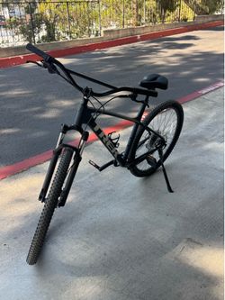 Trek Marlin 7 Mountain Bike