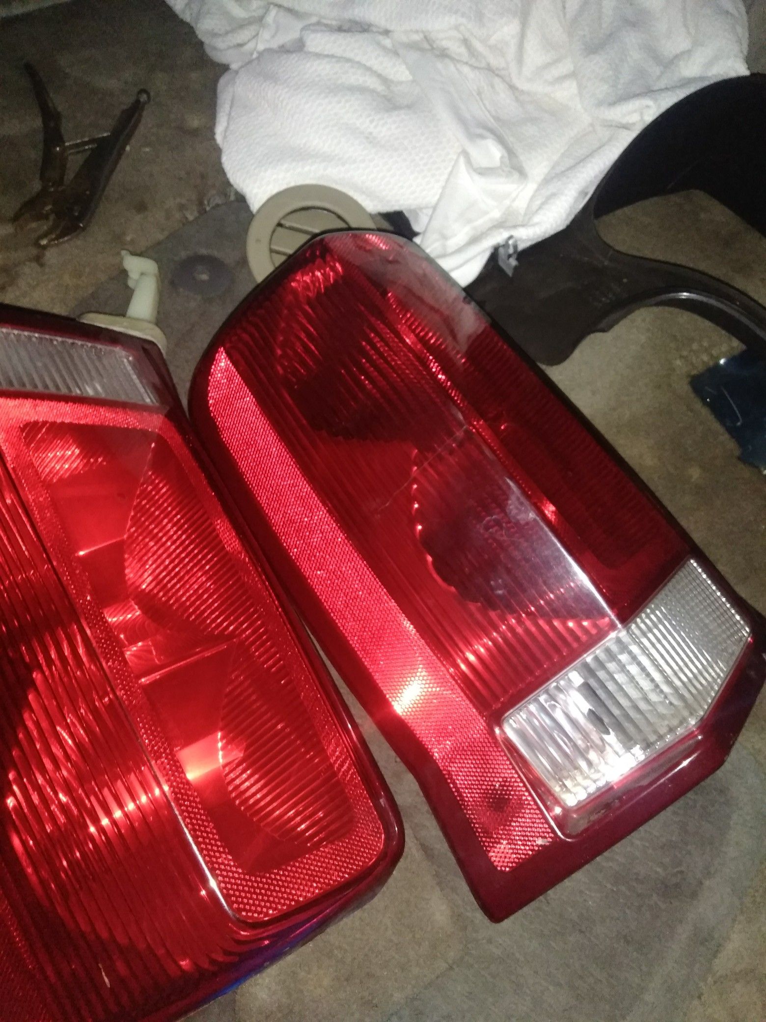 2005 tail brake reverse light for 2005 escalade truck