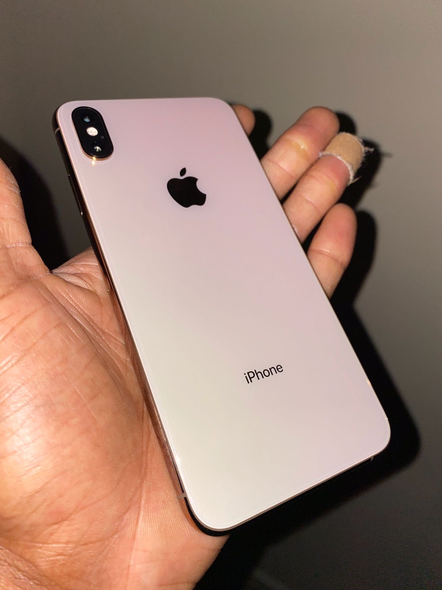 iPhone XS Max ( Read Description )
