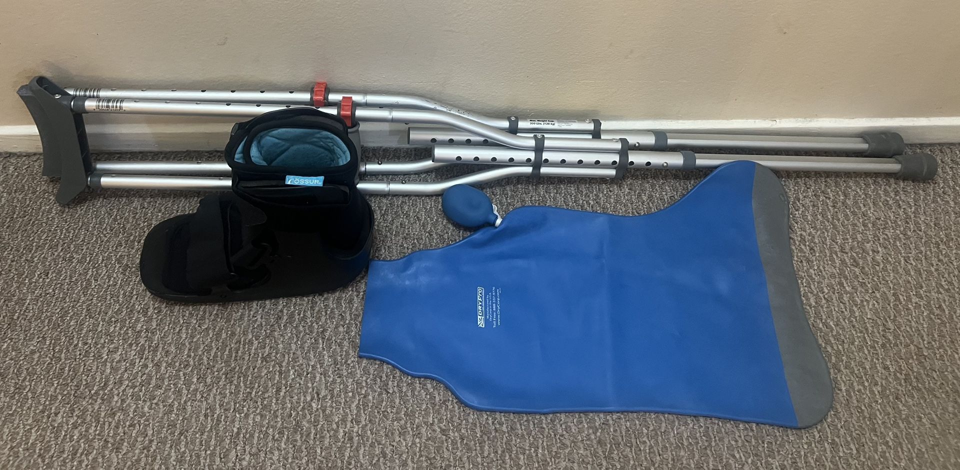 Össur Walking Boot + Crutches + DryPro Foot Cast Cover – Used Medical Gear