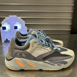 AdidasYeezy 700 Size 11