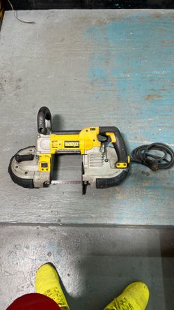 Dewalt DWM120 Corded Electric 5" Variable Speed Deep Cut Band Saw 10A