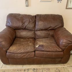FREE LEATHER COUCH