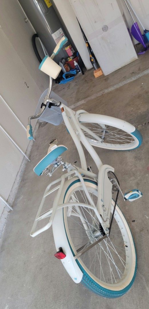 Huffy Women's Deluxe 26in Cruiser Bicycle