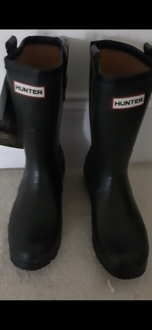 Men's Hunter Boots! The color Is Black! 