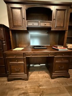 Desk , Hutch ( Has key for File Folders) & Side Bookcase