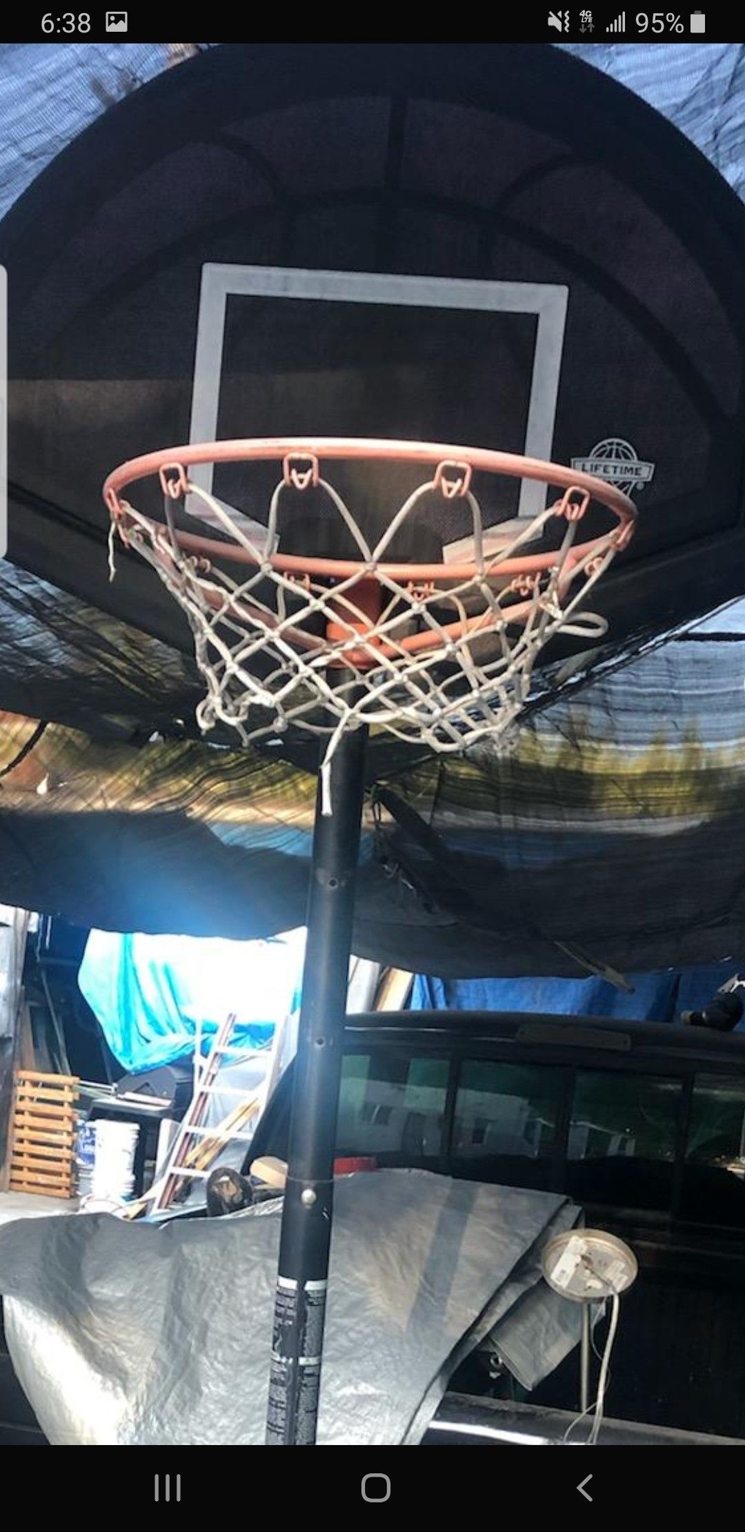 Basketball hoop