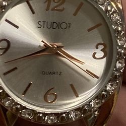 Ladies Quartz Watch