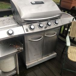Gas grill