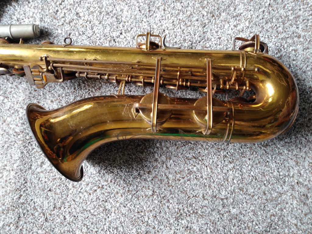 Saxophone Buescher