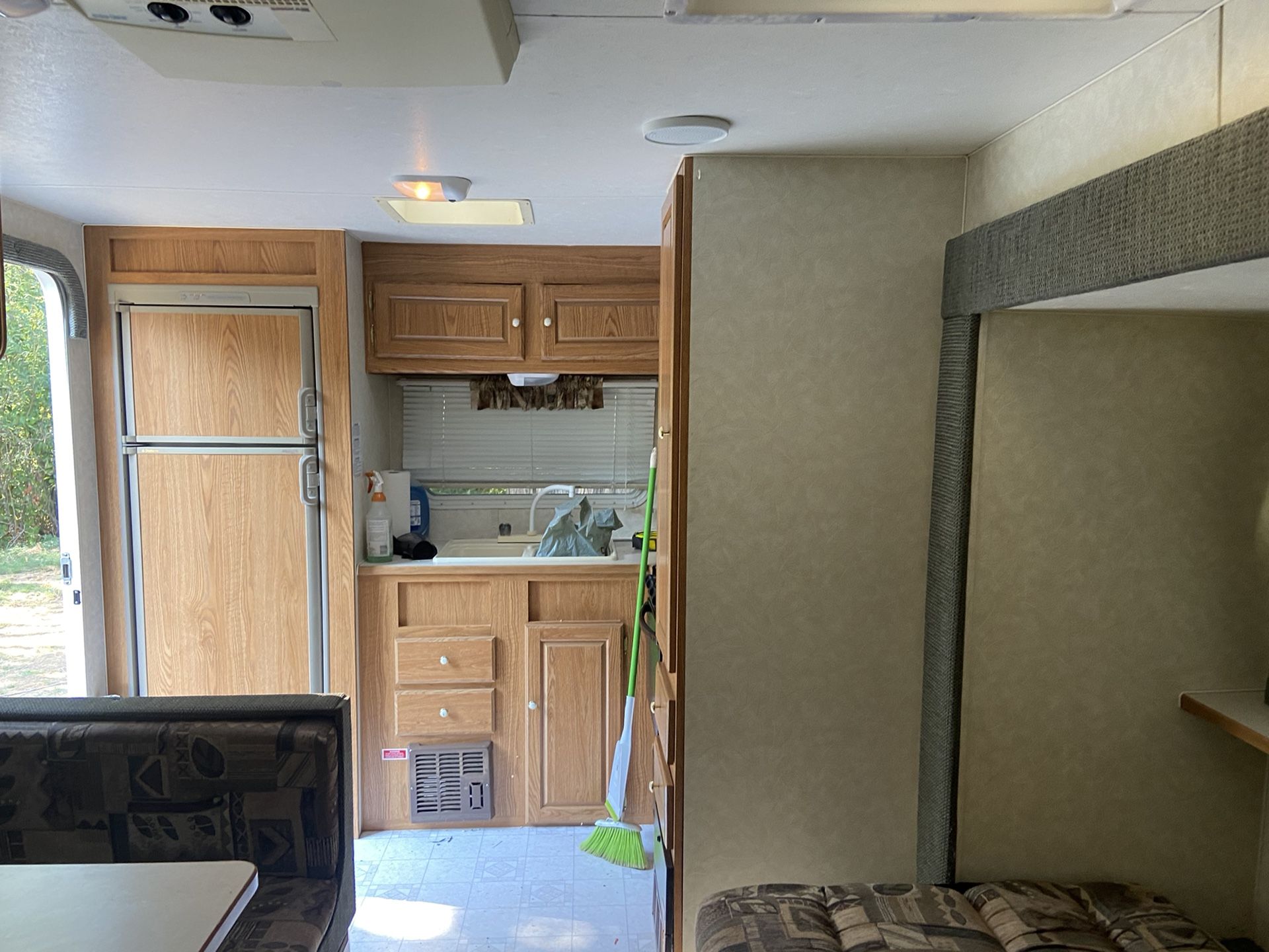2004 Salem NW Package (Extra insulation etc!) Travel Trailer 5th wheel