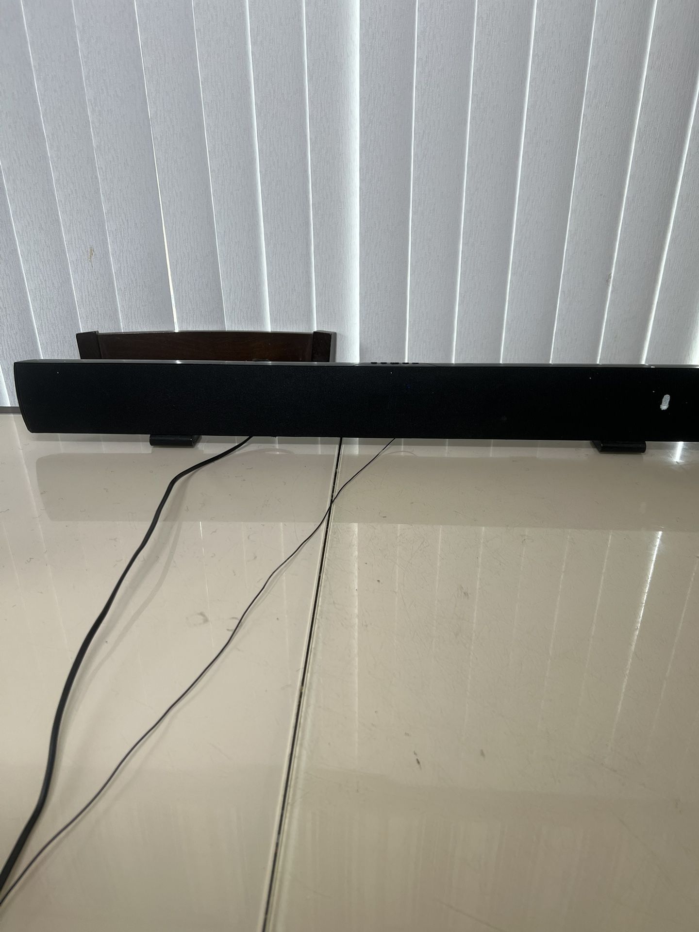 SOUNDBAR ONLY - Nakamichi NK5 - Bluetooth Sound Bar Only. Used in good condition with some visible cosmetic blemishes. These blemishes are mainly