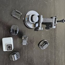 GoPro Hero 7 + Mounts