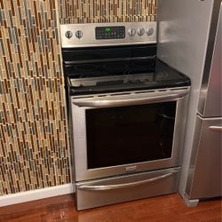 Frigidaire Gallery Electric Range
