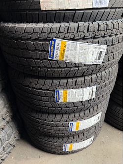 Set 265/65/18 Goodyear AT Free Mount And Balance Included