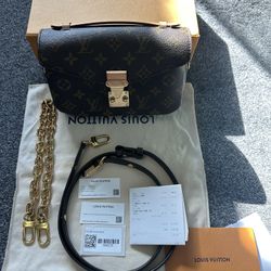 Louis Vuitton Purse
